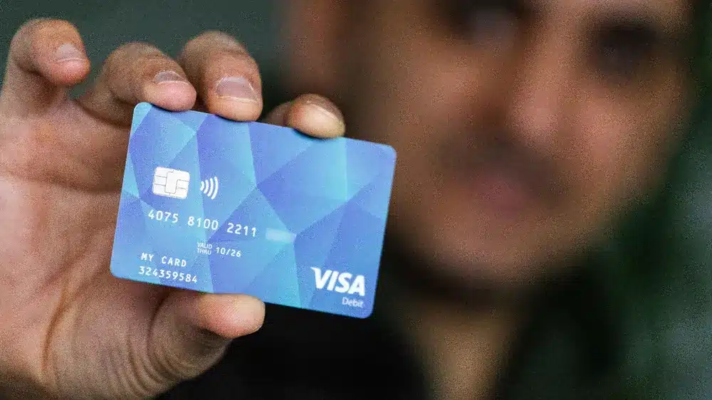Hamburg führt Visa-Geldkarten für Flüchtlinge ein