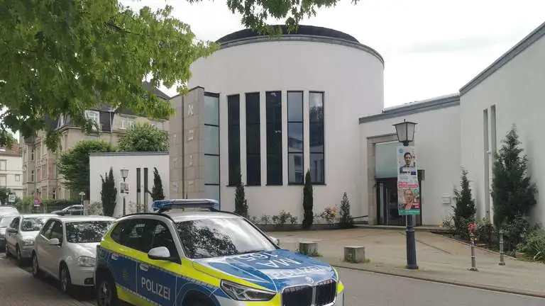 Deutsche Polizei vereitelt Messerangriff auf Synagoge